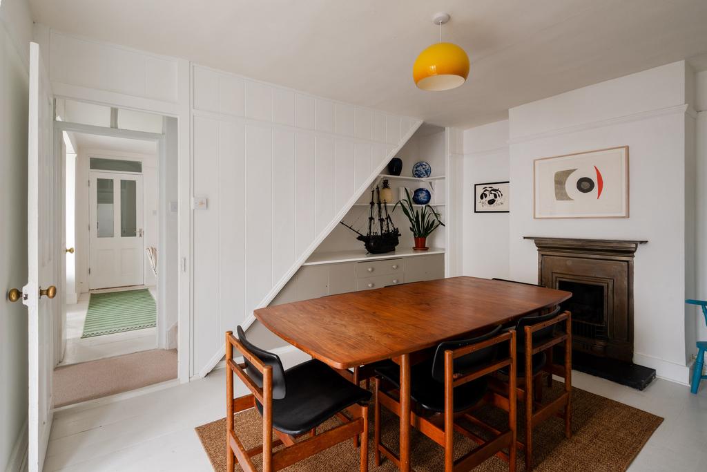 262490 - Trafalgar Cottage, North Road CT14 8 BJ...
