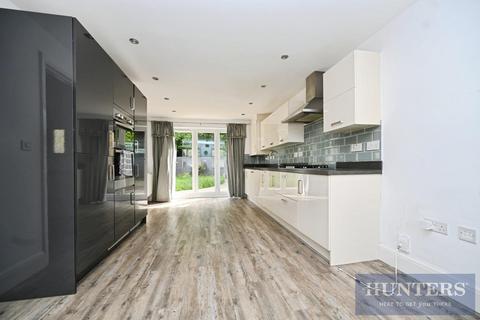 5 bedroom detached house for sale, Cartwright Avenue, Guiseley, Leeds