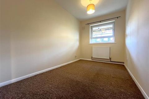 2 bedroom flat to rent, Addlestone, Surrey, KT15