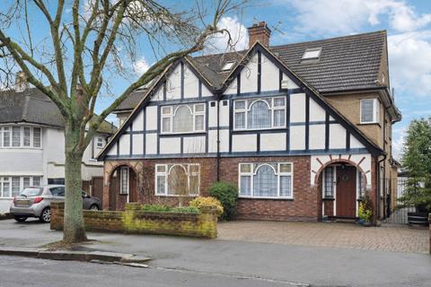 4 bedroom semi-detached house for sale, Tudor Drive, North Watford