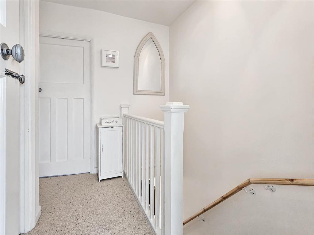 Hallway 2.jpg