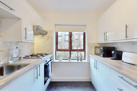 2 bedroom apartment for sale, Thornbury Square, London N6