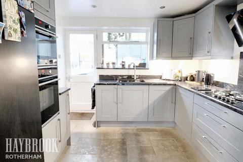 104 Lapwater Road, Rotherham, S61 4NQ