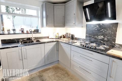 104 Lapwater Road, Rotherham, S61 4NQ