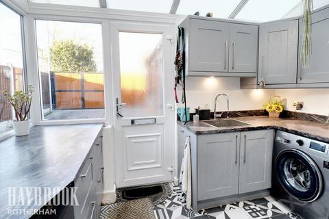 104 Lapwater Road, Rotherham, S61 4NQ