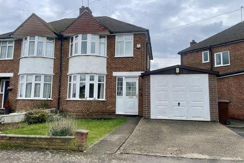 3 bedroom semi-detached house for sale, Wroxham Gardens, Potters Bar EN6