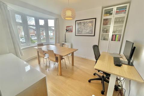 3 bedroom semi-detached house for sale, Wroxham Gardens, Potters Bar EN6