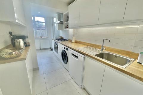 3 bedroom semi-detached house for sale, Wroxham Gardens, Potters Bar EN6