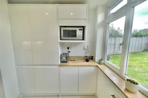 3 bedroom semi-detached house for sale, Wroxham Gardens, Potters Bar EN6