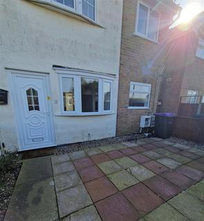 2 bedroom flat to rent, Camelot Court, Sutton on Sea