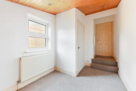 3 bedroom end of terrace house for sale, Oatlands Road, Burgh Heath