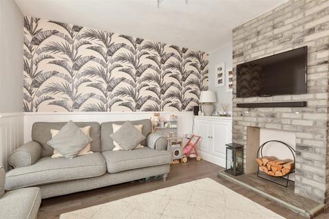 178 Carnation Road, Rochester, ME2 2YH