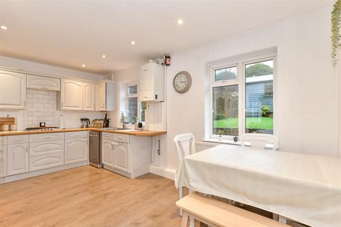178 Carnation Road, Rochester, ME2 2YH