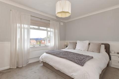 178 Carnation Road, Rochester, ME2 2YH