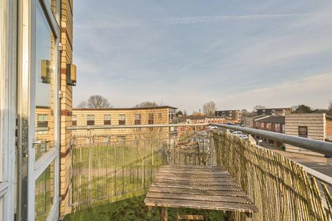 33 Coningsby Avenue, London, NW9 5BL