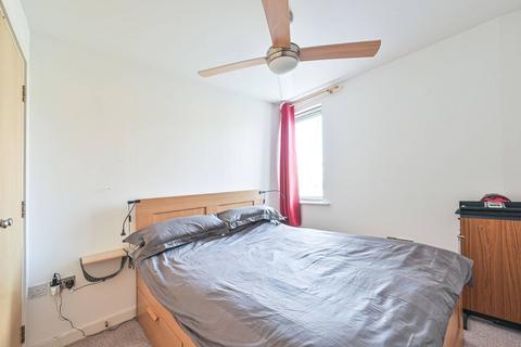 33 Coningsby Avenue, London, NW9 5BL