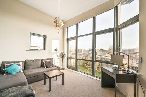 33 Coningsby Avenue, London, NW9 5BL
