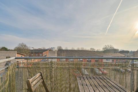 33 Coningsby Avenue, London, NW9 5BL
