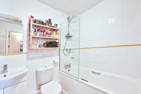 33 Coningsby Avenue, London, NW9 5BL