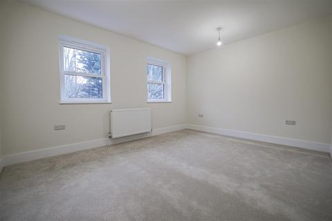6 Aston Close, Hemel Hempstead, HP3 9HJ