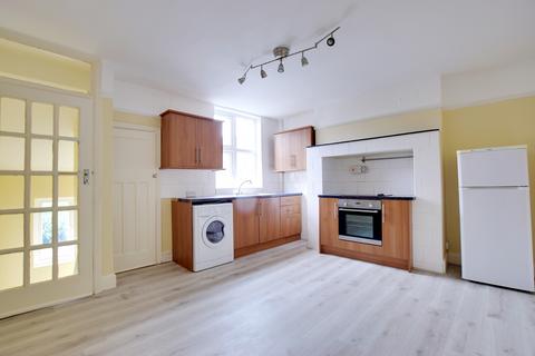 2 bedroom flat to rent, High Street, Rickmansworth, WD3