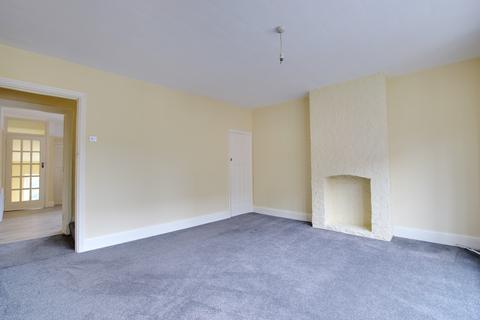 2 bedroom flat to rent, High Street, Rickmansworth, WD3