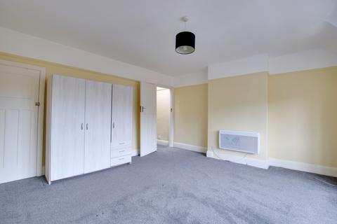 2 bedroom flat to rent, High Street, Rickmansworth, WD3