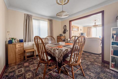 22 Brynglas, Penygroes, Llanelli, SA14 7PY