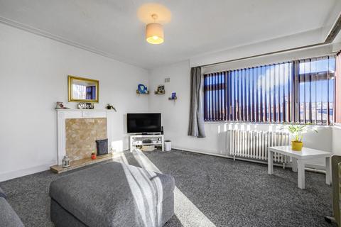 2 bedroom flat for sale, Bradford Road, Shipley BD18