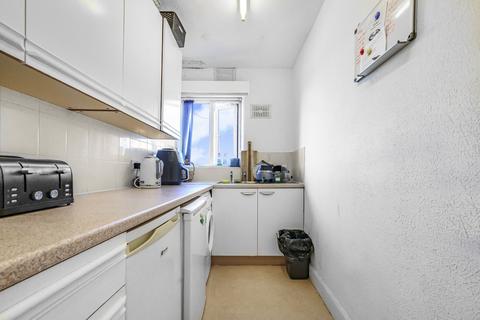 2 bedroom flat for sale, Bradford Road, Shipley BD18