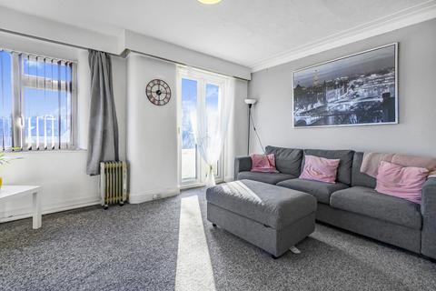 2 bedroom flat for sale, Bradford Road, Shipley BD18