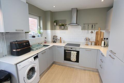 3 bedroom end of terrace house for sale, Carmarthen Close, Boverton, CF61