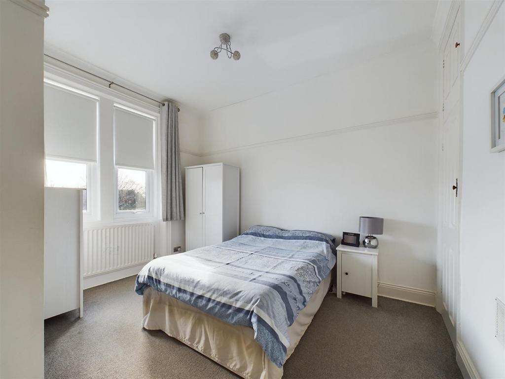 Bed 2.jpg