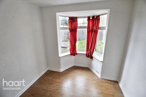 2 bedroom terraced house to rent, Wood Lane, DAGENHAM