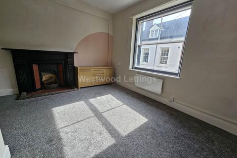 2 bedroom flat to rent, Sheep Market, Leek