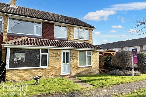 3 bedroom end of terrace house for sale, Herons Place, Marlow