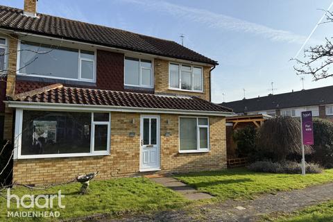 3 bedroom end of terrace house for sale, Herons Place, Marlow