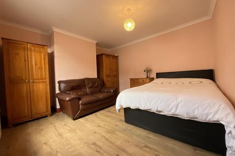 3 bedroom property for sale, Vincent Street, Scarborough, YO12