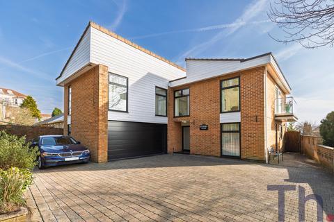 4 bedroom detached house for sale, The Mall, Sandown PO36