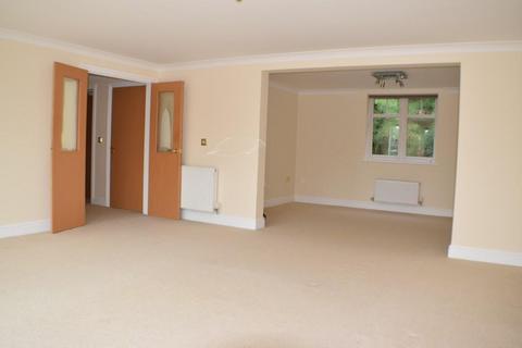 3 bedroom flat to rent, Shipston Road, Stratford-upon-Avon, CV37