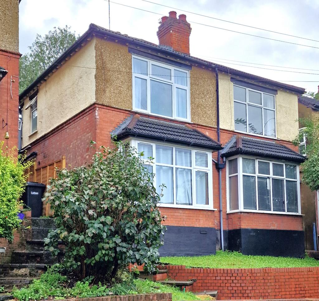 One bedroom first floor flat available for sale l