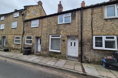 2 bedroom terraced house to rent, West Street, TA18