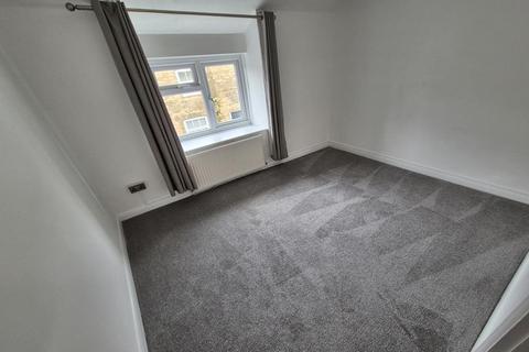 2 bedroom terraced house to rent, West Street, TA18