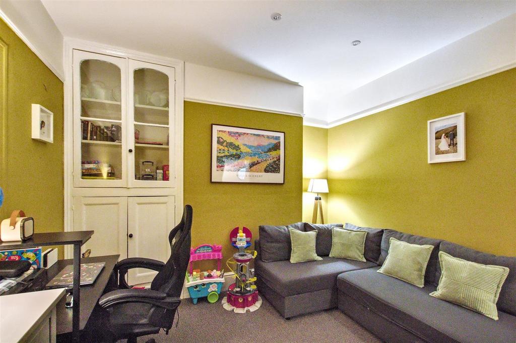 Reception room / bedroom 4