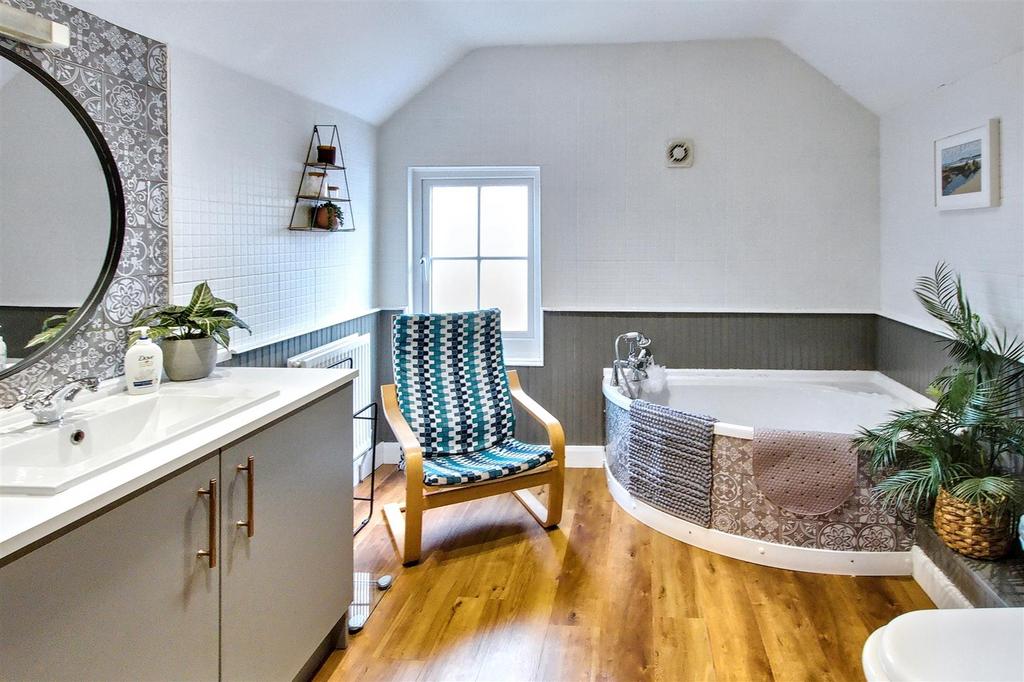 Family bathroom