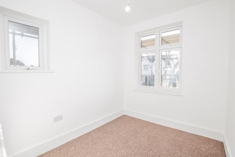 6 bedroom house share to rent, Woodstock Avenue, Golders Green, NW11