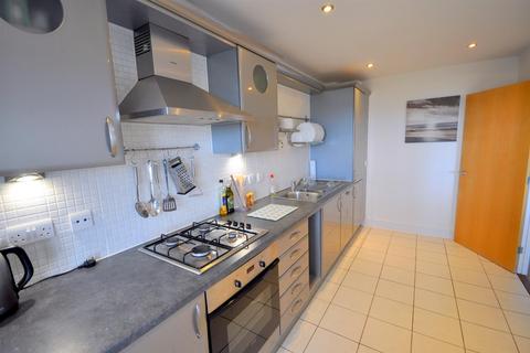 2 bedroom flat for sale, Arequipa Reef, Eastbourne