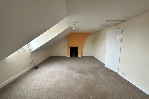 Studio to rent, Station Road, Taunton TA1