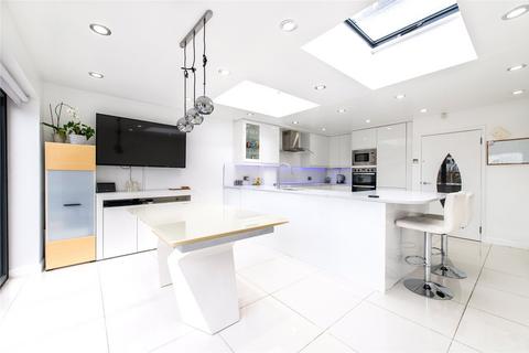 22a Chalky Bank, Gravesend, DA11 7NY