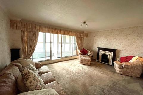 2 bedroom flat for sale, Etonhurst, Weston Super Mare BS23